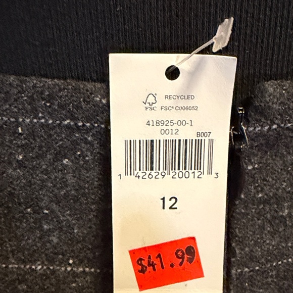 Women's Gray Windowpane Pencil Skirt - Picture 4 of 4